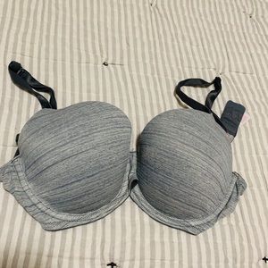 Victoria’s Secret PINK bra